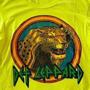 Vintage Def Leppard Crop Tshirt by MadeWorn